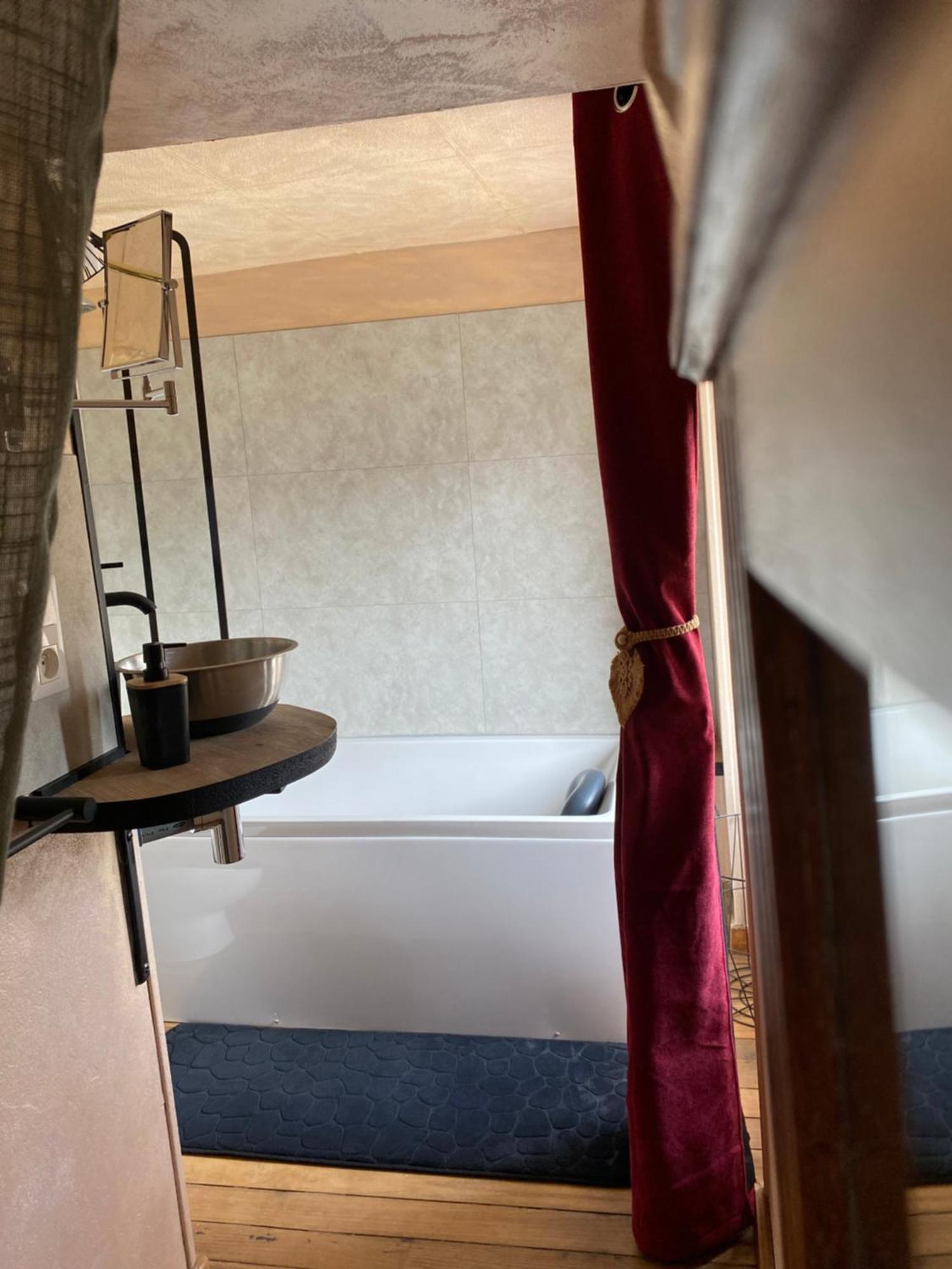 La Pautiere Bed & Breakfast Saint-Sauveur-Lendelin Room photo